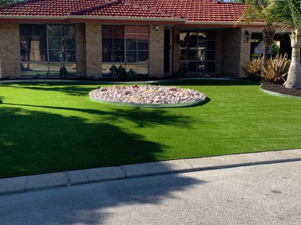 20190515 054638970 iOS Synthetic Turf 1